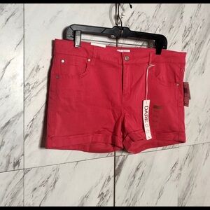 NEW Celebrity Pink Cuff Stretch Shorts SZ 15/32